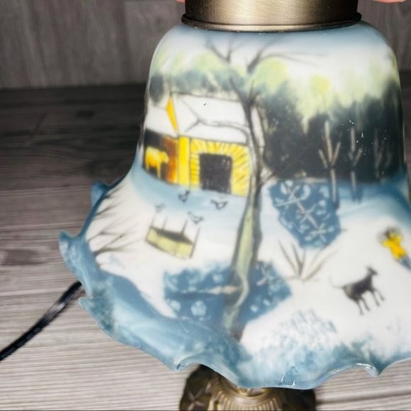 American winter scene from the carrier and Ives collection painted glass lamp - Picture 3 of 8